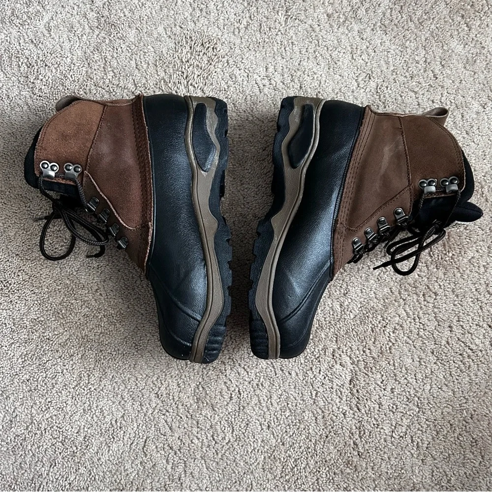 Rugged Exposure Men's Black and Brown Thinsulate Snow Leather Boots